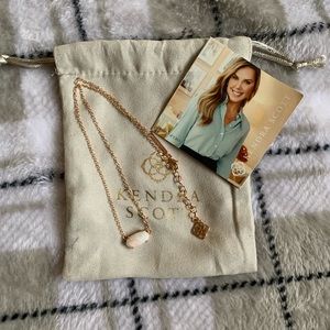 Beautiful Kendra Scott Rose Gold & Opal necklace